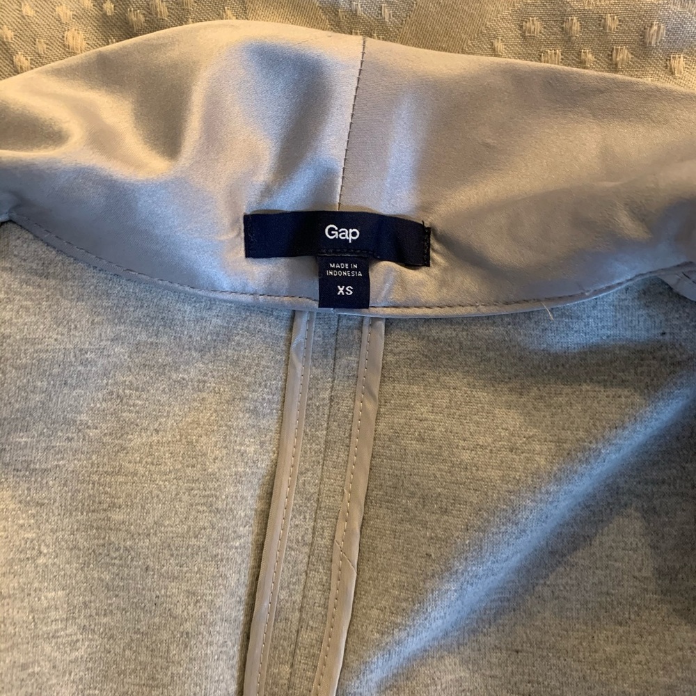 Gap Soft Gray Cropped Jacket - Picture 8 of 16